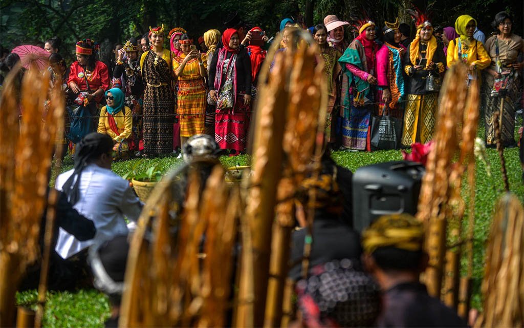 KOLABORASI BAKUL BUDAYA FIB UI-MAKARA ART CENTER UI GELAR SEDEKAH HUTAN 2024