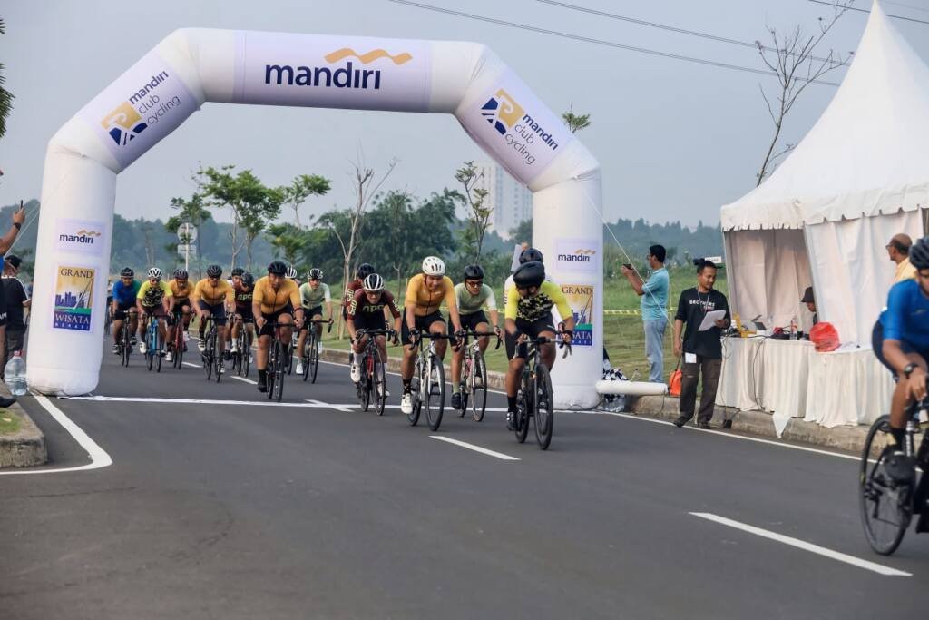 MERIAH, BALAP SEPEDA PORSENI MANDIRI DI GRAND WISATA BEKASI DIIKUTI 150 Pebalap SELURUH INDONESIA