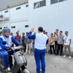 INSTRUKTUR SAFETY RIDING HONDA UNTUK PENGGUNA SEPEDA MOTOR LISTRIK