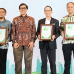 TRANSPARANSI SMART DALAM PENGURANGAN EMISI BERBUAH PENGHARGAAN