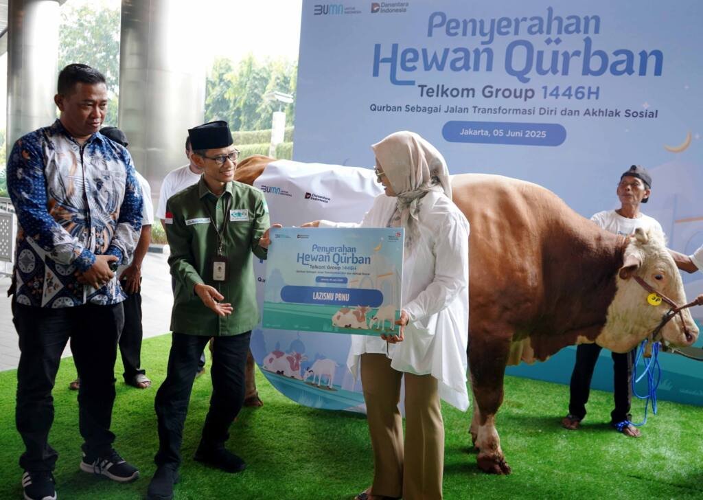 TELKOMGROUP TEBAR 946 HEWAN QURBAN SE-INDONESIA
