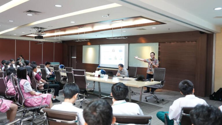 PT SINARMAS SEKURITAS PERKUAT LITERASI PASAR MODAL GENERASI MUDA