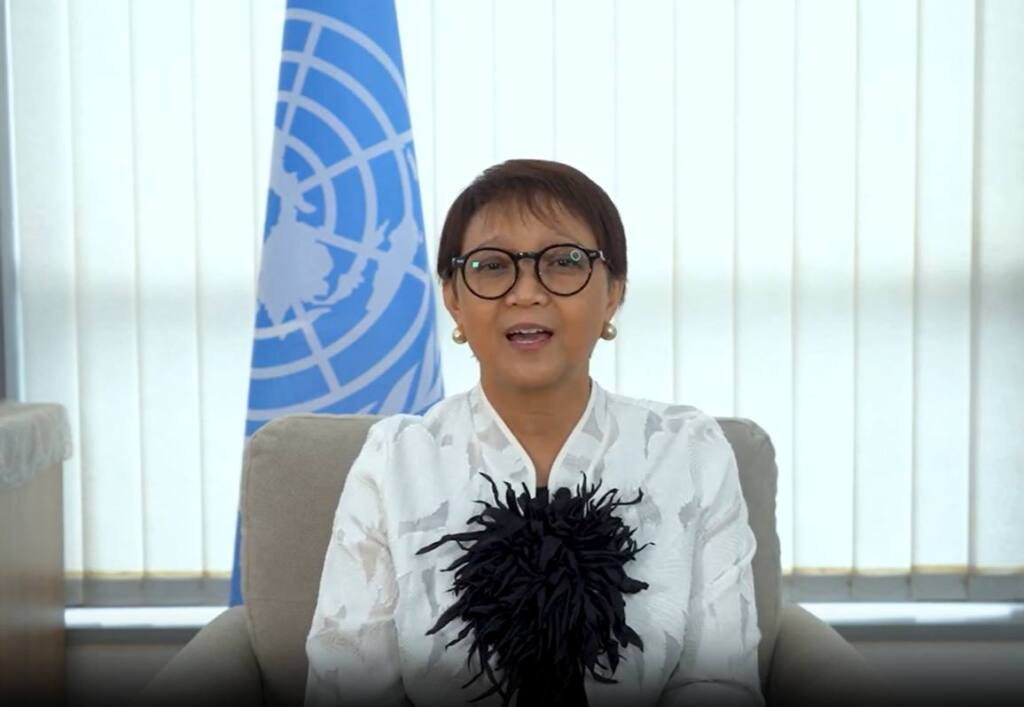 RETNO MARSUDI RAIH PENGHARGAAN CHAMPION ISU INVESTASI AIR PADA AFRICA WATER INFRASTRUCTURE SUMMIT 2025