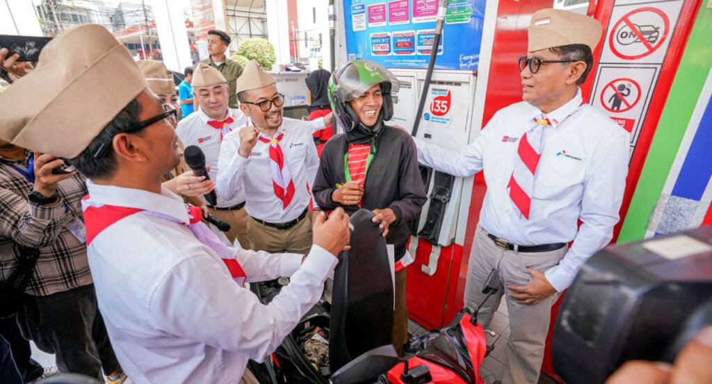 PERTAMINA PATRA NIAGA BERI PROMO KEMERDEKAAN DAN AKTIVASI SAPA PELANGGAN SPBU