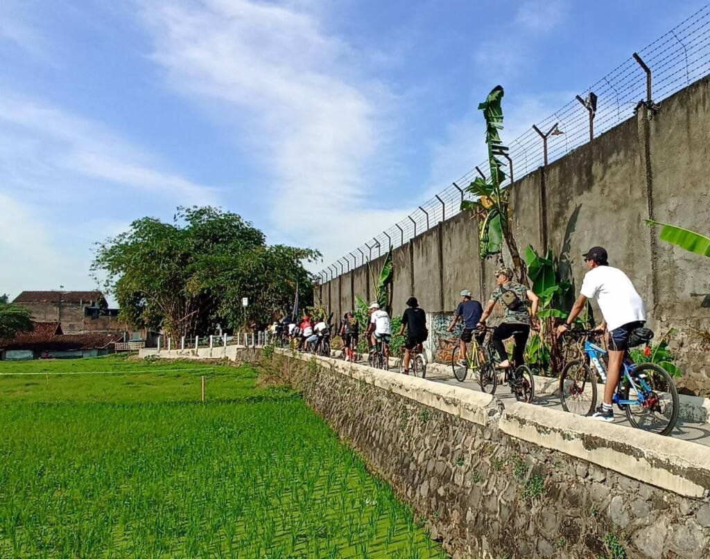 PROMOSIKAN WISATA KOTA MAGELANG MELALUI OLAHRAGA BERSEPEDA