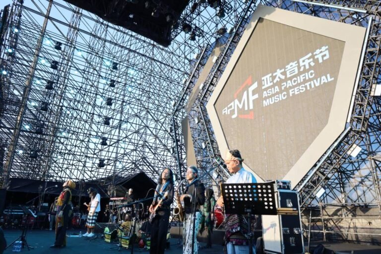 LAGU LIR ILIR BERGEMA DI PANGGUNG MUSIK DUNIA