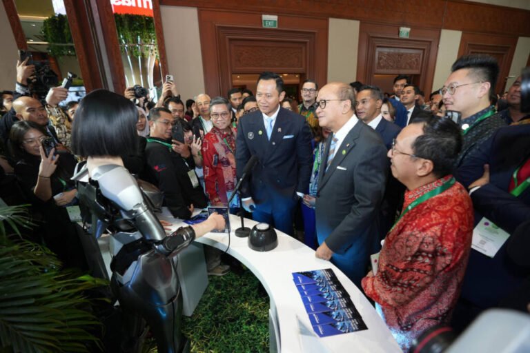 SINAR MAS TEGASKAN KOMITMEN KEBERLANJUTAN DI FORUM IISF 2025