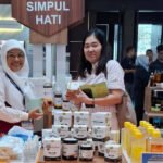 MENUNTUN TIGA BUAH HATI KULIAH HINGGA S2 LEWAT BUDIDAYA LEBAH