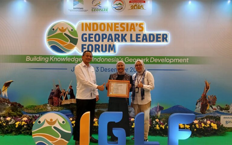 LIMA BELAS TAHUN DUKUNG GEOPARK, UMKM SEPIAK BELITONG RAIH PENGHARGAAN BERGENGSI