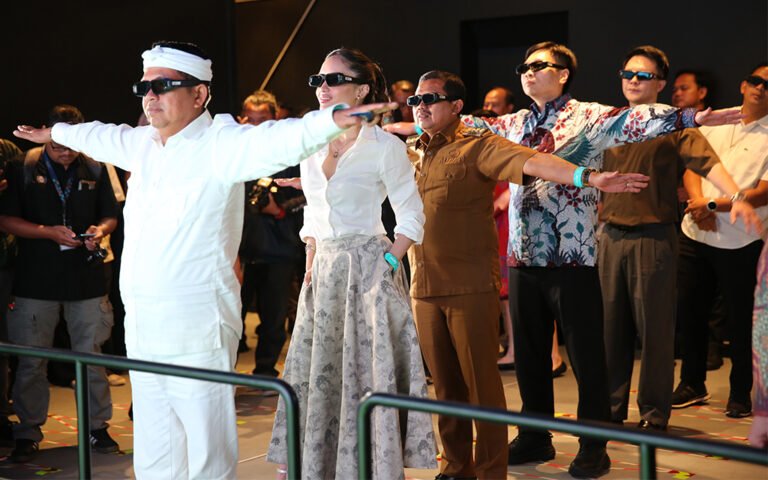 INOVASI EDUKASI WISATA INDUSTRI BERBASIS TEKNOLOGI LED IMERSIF 5D PERTAMA DI INDONESIA