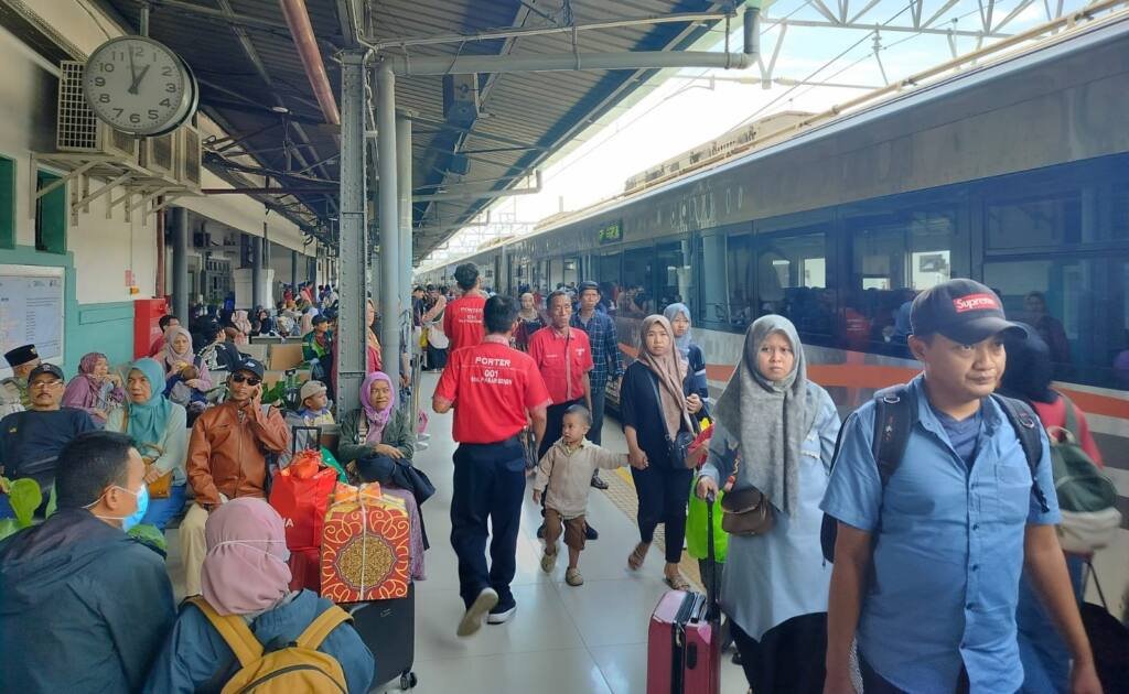 KAI LAYANI 4,17 JUTA PELANGGAN SELAMA LIBUR NATARU 2025/2026