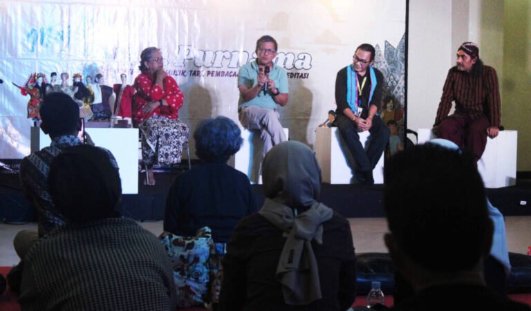 TADARUS CINTA ALA KOMOENITAS MAKARA