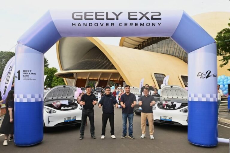 PERKUAT POSISI DI PASAR OTOMOTIF, GEELY SERAHKAN 5.000 UNIT GEELY EX2 DI INDONESIA DAN THAILAND