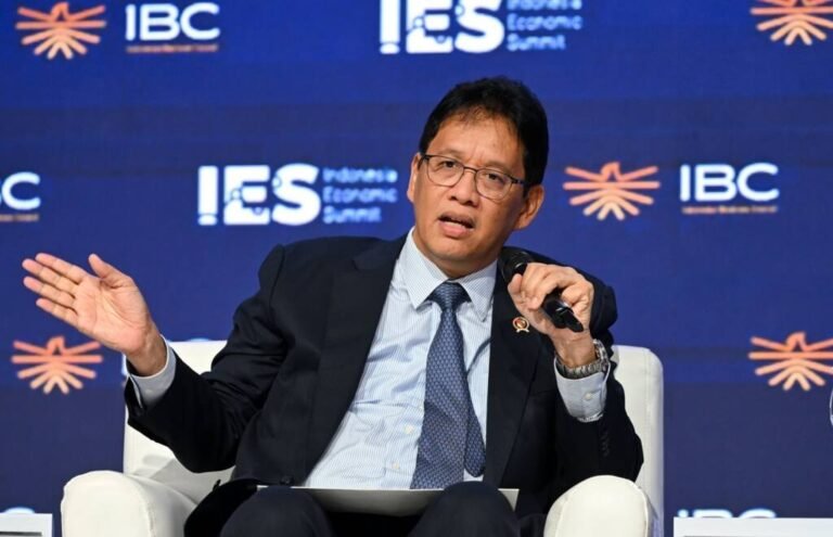 PURBAYA OPTIMISTIS PERTUMBUHAN EKONOMI BISA TEMBUS 8 PERSEN