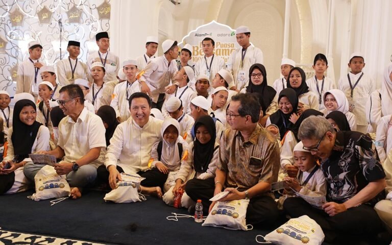 BUKA PUASA ADARO – ALAMTRI BERSAMA 1.000 ANAK YATIM