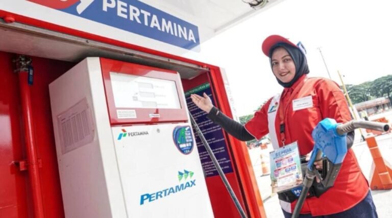 BANTU URAI KEMACETAN DI JALUR MUDIK, PERTAMINA HADIRKAN LAYANAN SPBU MODULAR