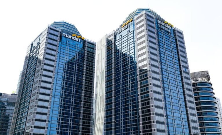 BANK MANDIRI RAIH EMPAT PENGHARGAAN DEALER UTAMA SBSN 2025