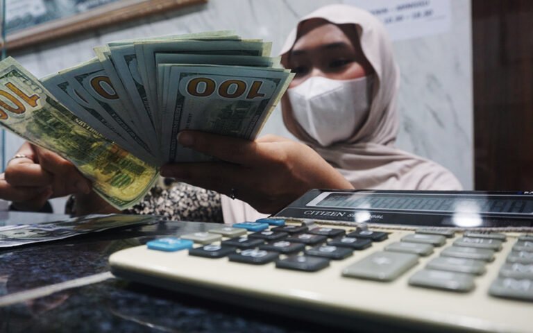 JAGA STABILITAS RUPIAH, BI RILIS ATURAN PEMBELIAN DOLAR