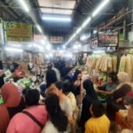 MEMANJAKAN LIDAH DENGAN ANEKA KULINER PASAR GEDE SOLO