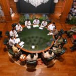 PRESIDEN DAN PARA MENTERI RAPAT DI HAMBALANG BAHAS PERSIAPAN IDULFITRI