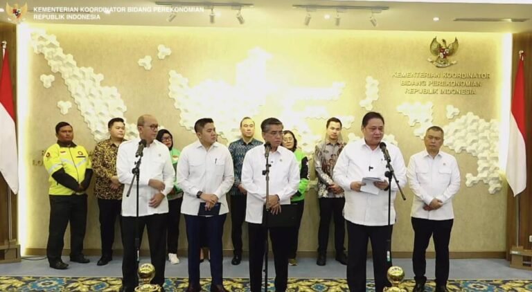 THR DAN BHR PALING LAMBAT HARUS DIBERIKAN H-7 LEBARAN