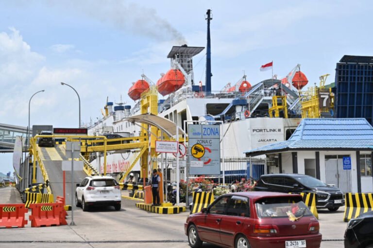 ARUS BALIK BAKAUHENI-MERAK TERKENDALI