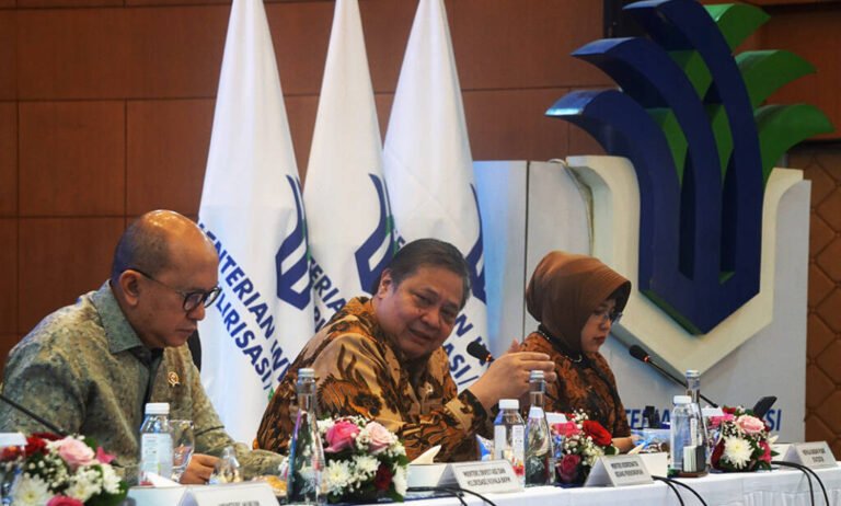 EKONOMI INDONESIA DIPERKIRAKAN TUMBUH 5,5 PERSEN