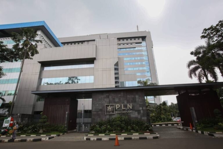 LUNCURKAN GERAKAN CLEAN ENERGY DAY, PLN BANGUN BUDAYA KERJA RAMAH LINGKUNGAN