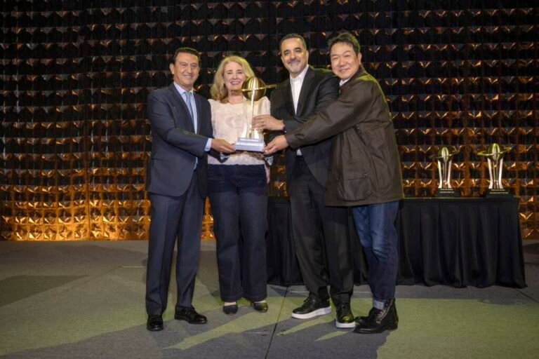 HYUNDAI IONIQ 6 N DINOBATKAN SEBAGAI WORLD PERFOMANCE CAR 2026