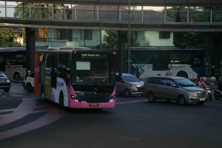 BESOK TARIF TRANSJAKARTA HANYA RP1