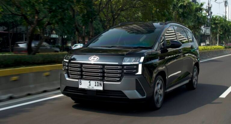 HYUNDAI TEMBUS TIGA BESAR SEGMEN B-MPV BERKAT STARGAZER
