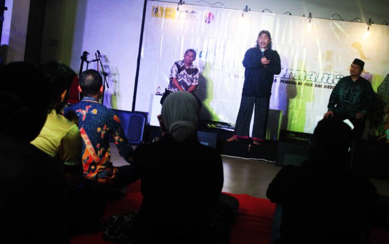 JALAN SUNYI SEORANG PEMENANG: MEMBACA PETA BUMI DAN ANATOMI JIWA DI PUSAT BUDAYA MAKARA