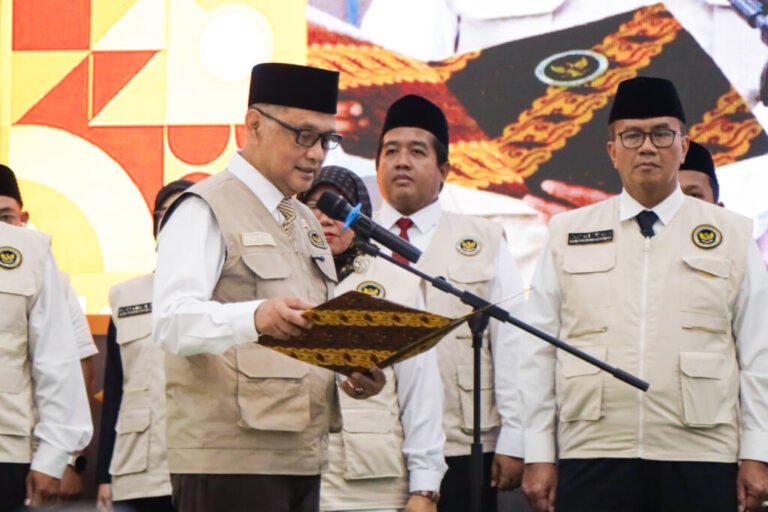 PPIH EMBARKASI DIMINTA BERI LAYANAN TERBAIK BAGI JEMAAH HAJI