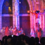 GEREJA KATEDRAL TAMPILKAN JALAN SALIB KREATIF PADA JUMAT AGUNG 2026