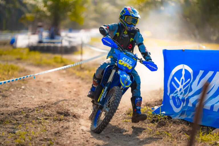SAMBAI KALBAR, SHELL BLU CRU YAMAHA ENDURO CHALLENGE GELAR NIGHT RACE