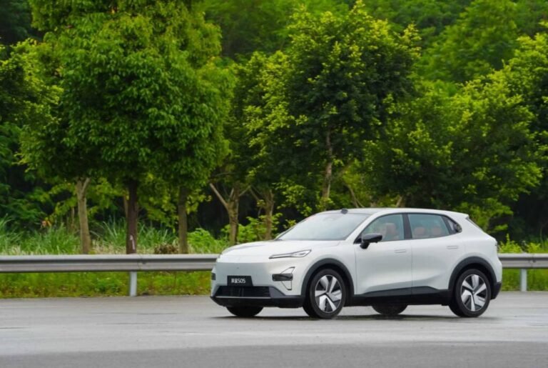 DEEPAL S05 REEV, CARA BARU MENIKMATI KENDARAAN ELEKTRIKFIKASI