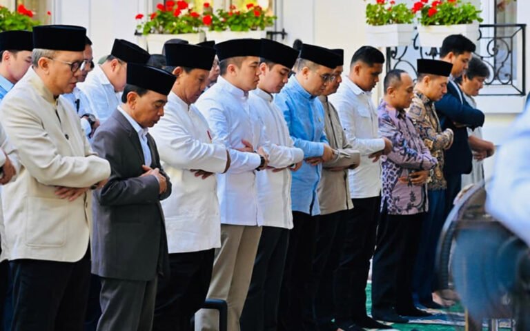 PRESIDEN PRABOWO SALAT IDULADHA BERSAMA DIASPORA DI PARIS