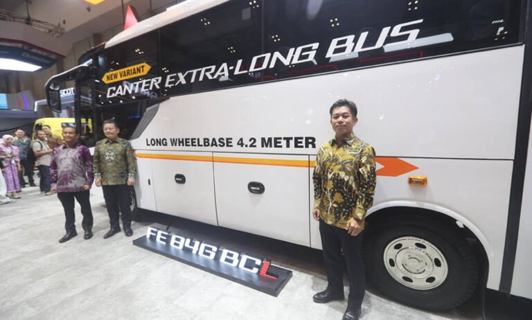 MITSUBISHI FUSO LUNCURKAN CANTER EXTRA LONG BUS