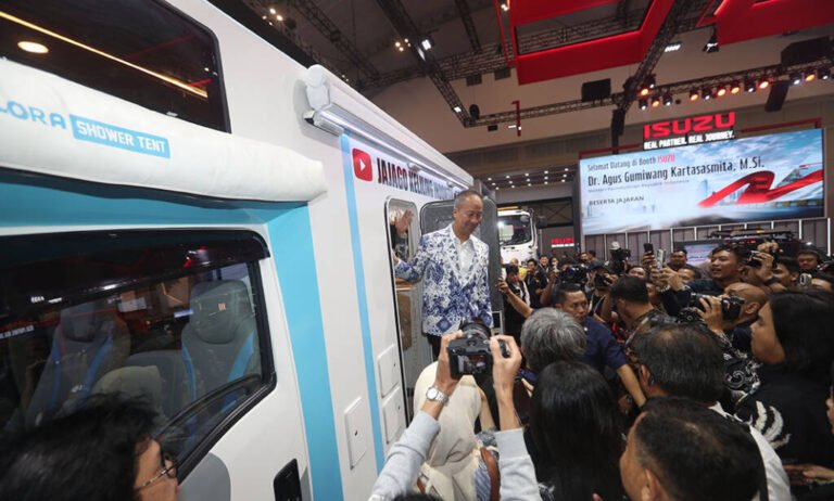 HADIR DI GIIAS 2026, ISUZU TAMPILKAN ELF NLR CAMPERVAN