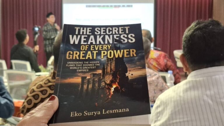 BEDAH BUKU THE SECRET WEAKNESS OF EVERY GREAT POWER