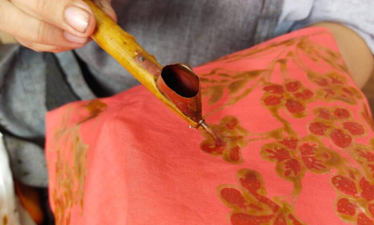 MENGIKUTI SERUNYA PELATIHAN BATIK BETAWI