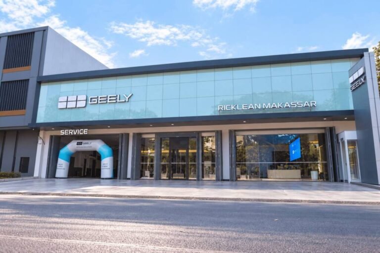 GEELY HADIR DI MAKASSAR, PERLUAS JARINGAN DI INDONESIA TIMUR